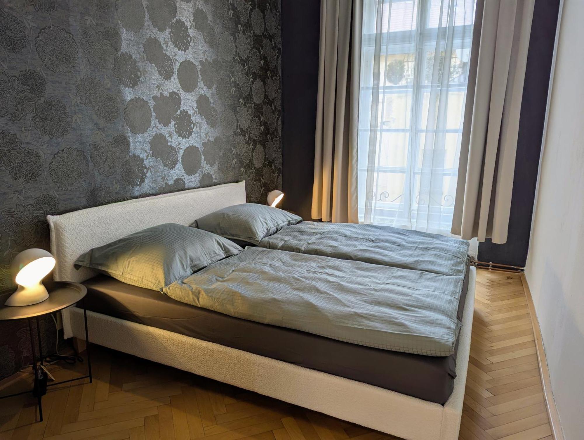 Apartments Tynska 7 ปราก ภายนอก รูปภาพ