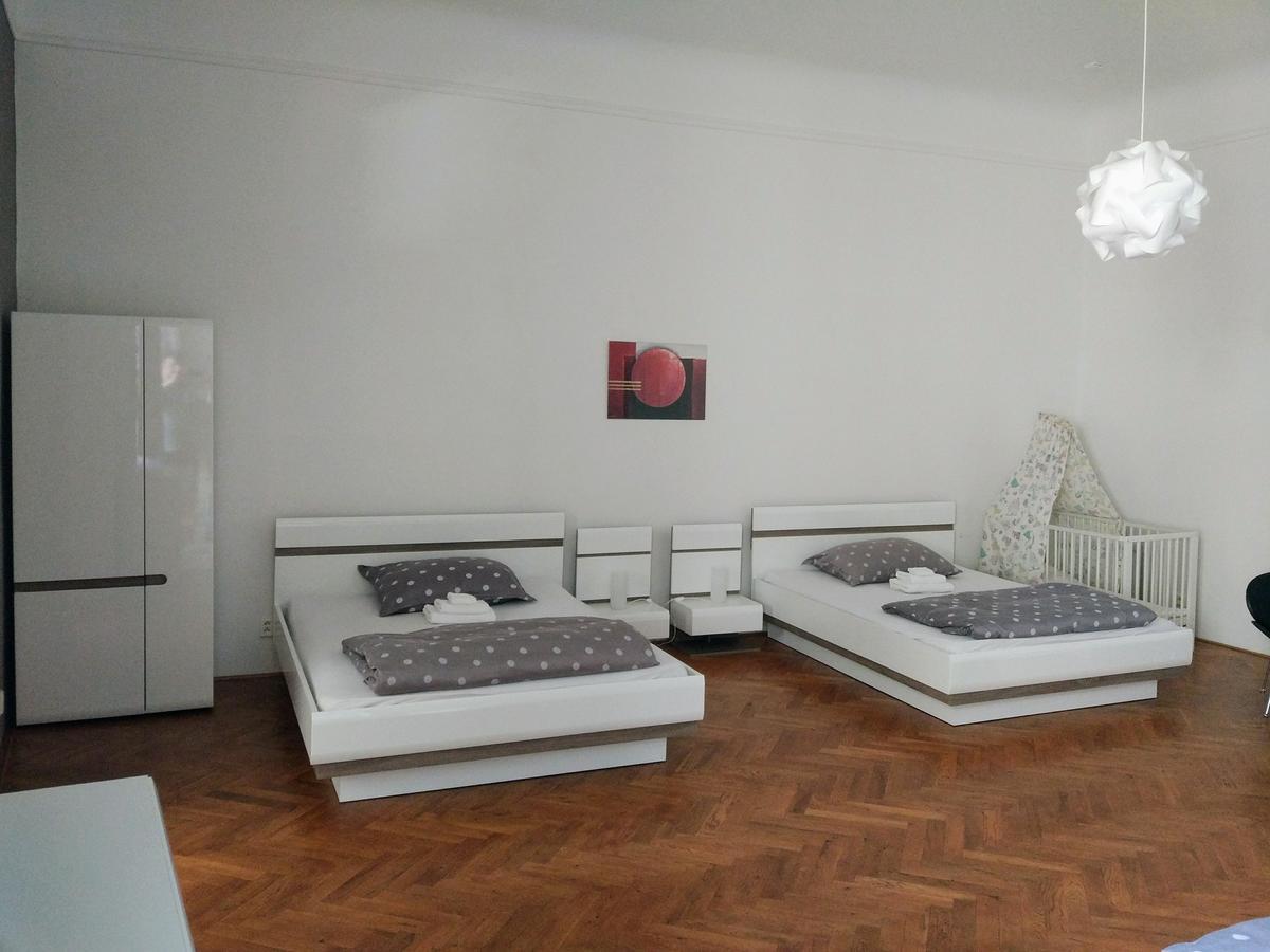 Apartments Tynska 7 ปราก ภายนอก รูปภาพ