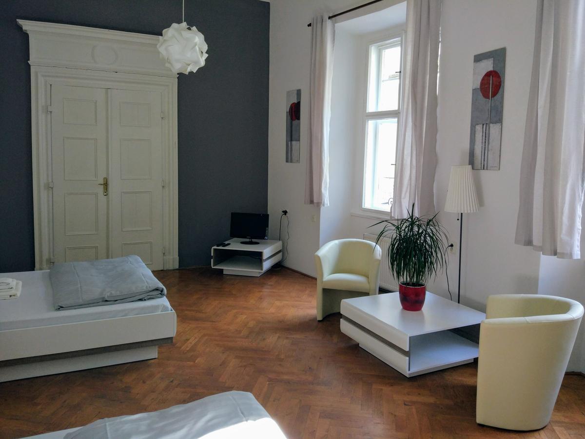 Apartments Tynska 7 ปราก ภายนอก รูปภาพ