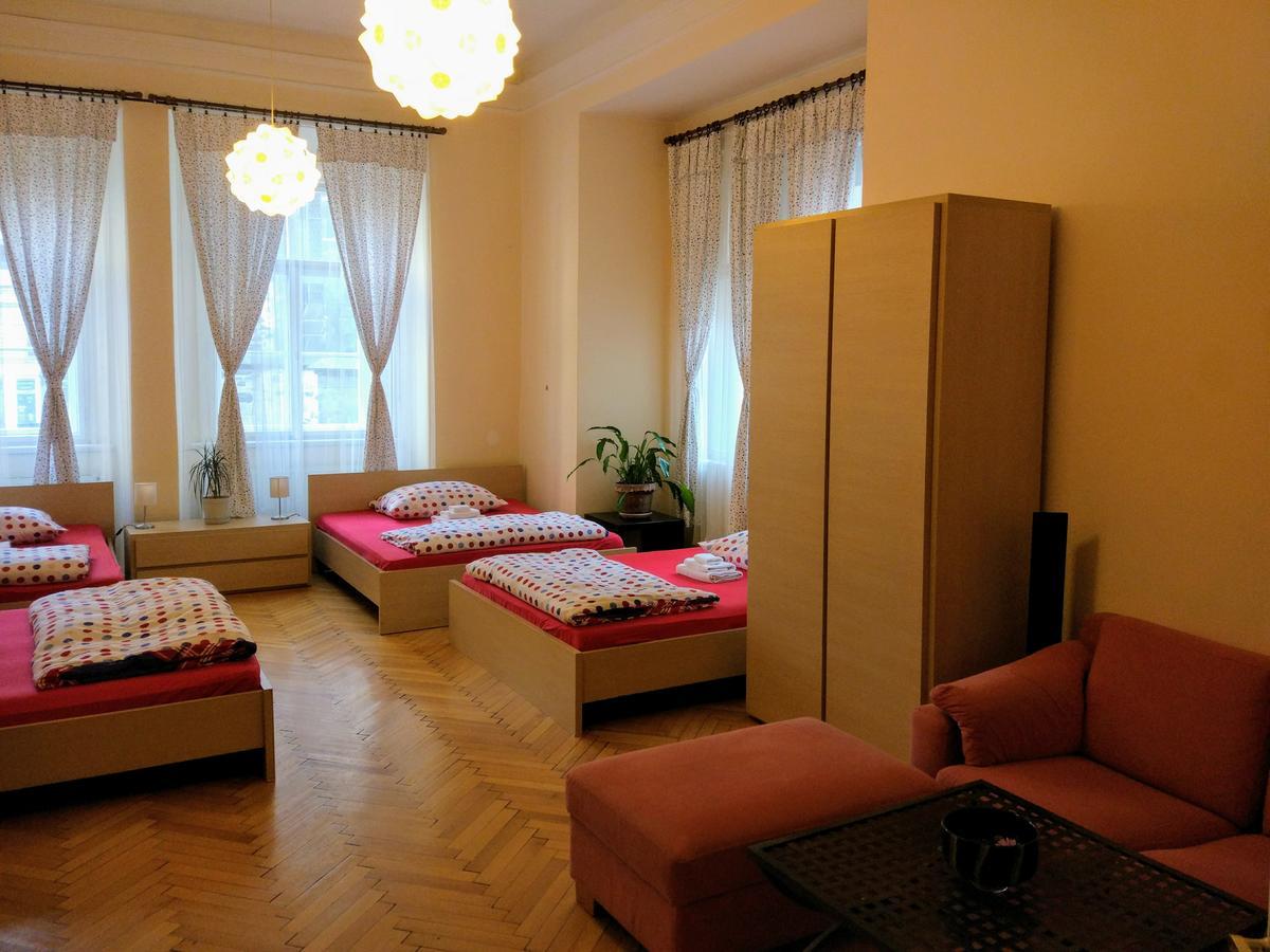 Apartments Tynska 7 ปราก ภายนอก รูปภาพ