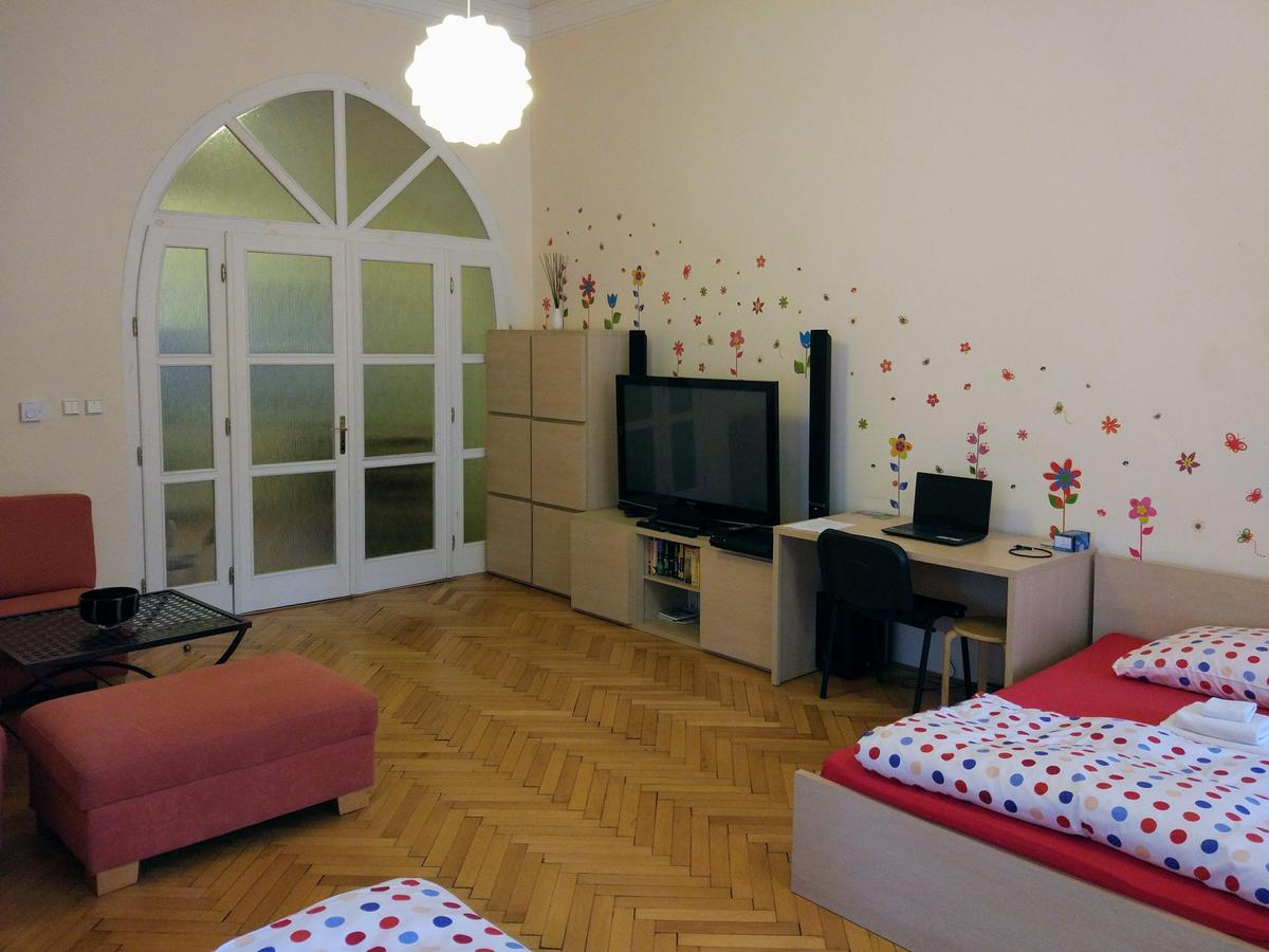 Apartments Tynska 7 ปราก ภายนอก รูปภาพ