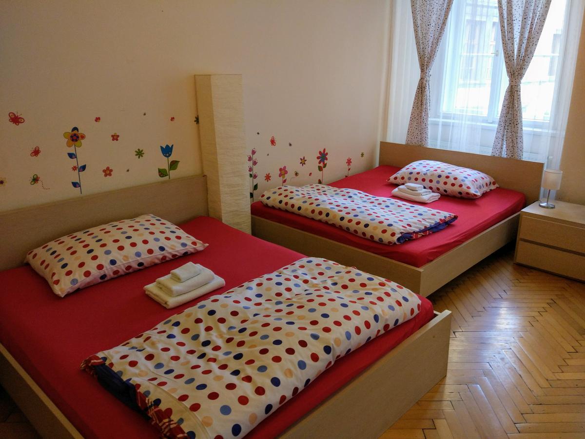 Apartments Tynska 7 ปราก ภายนอก รูปภาพ